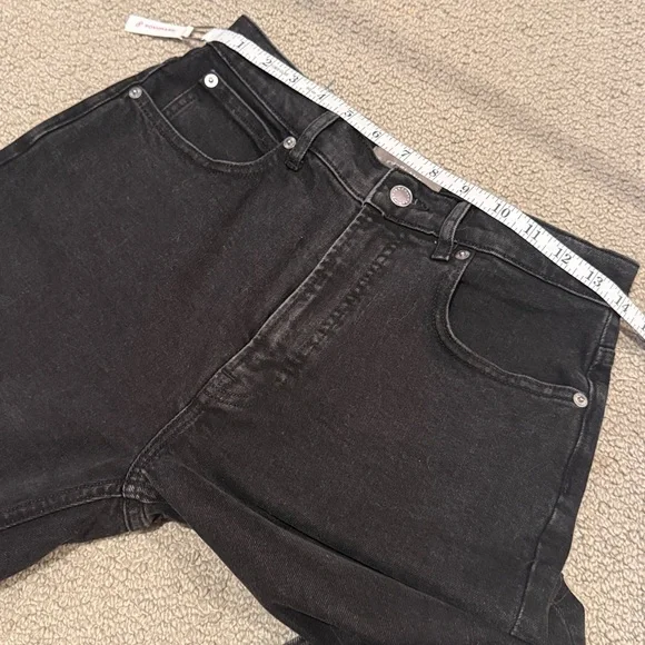 Everlane Washed Black Straight-Leg High-Rise Jeans - Picture 11 of 11